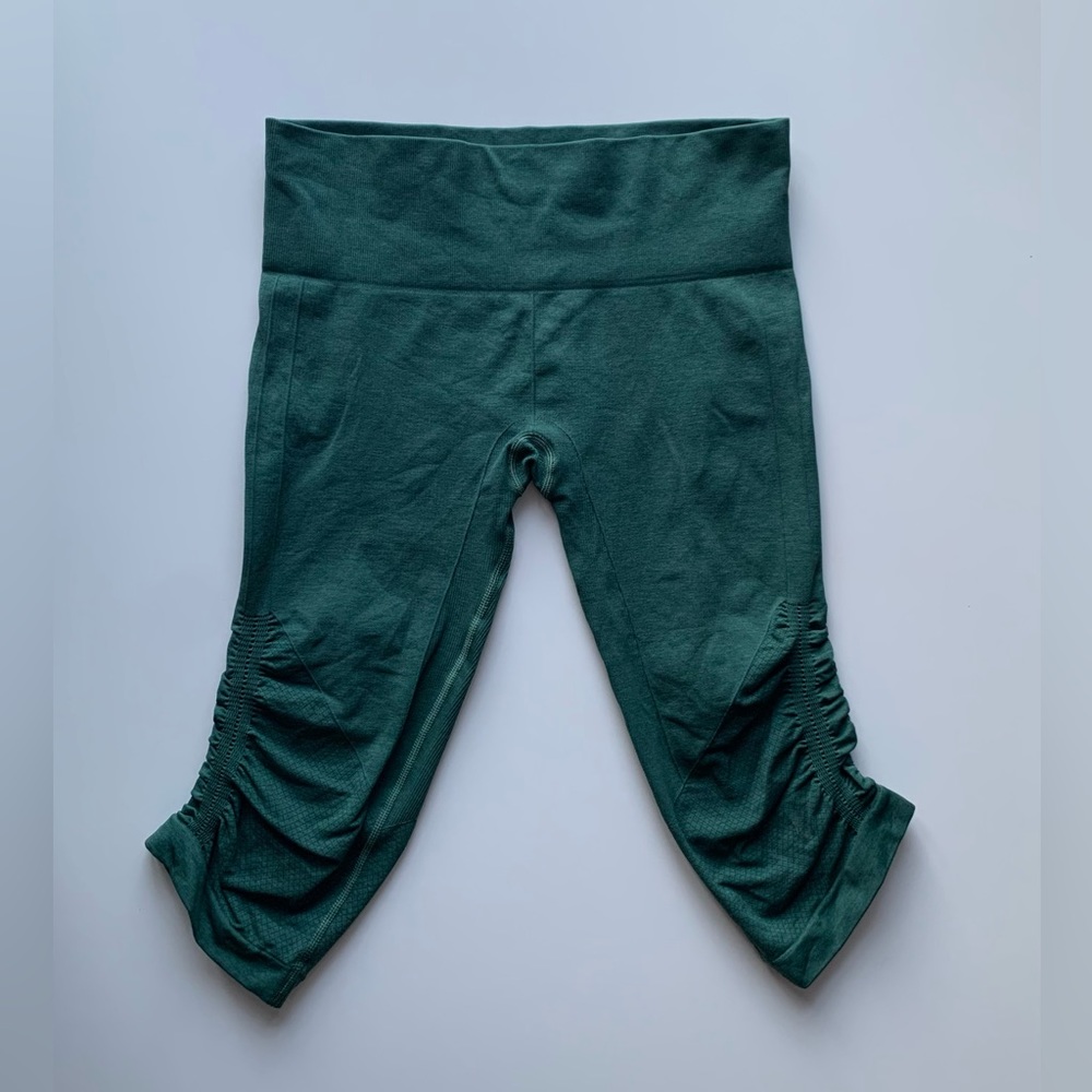 Lululemon In The Flow Crop II